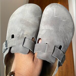 BIRKENSTOCK - Boston Soft Footbed Iron Lea (Unisex size 41 R)
